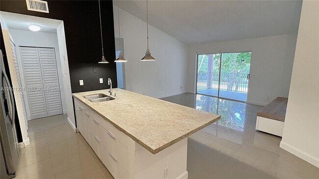 Building Photo - 15821 SW 104th Terrace
