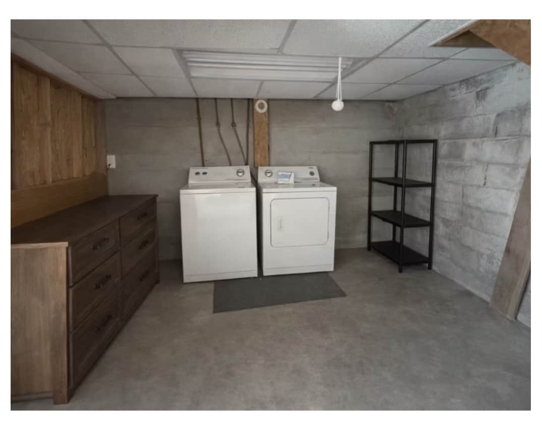 Building Photo - 924 Ash St