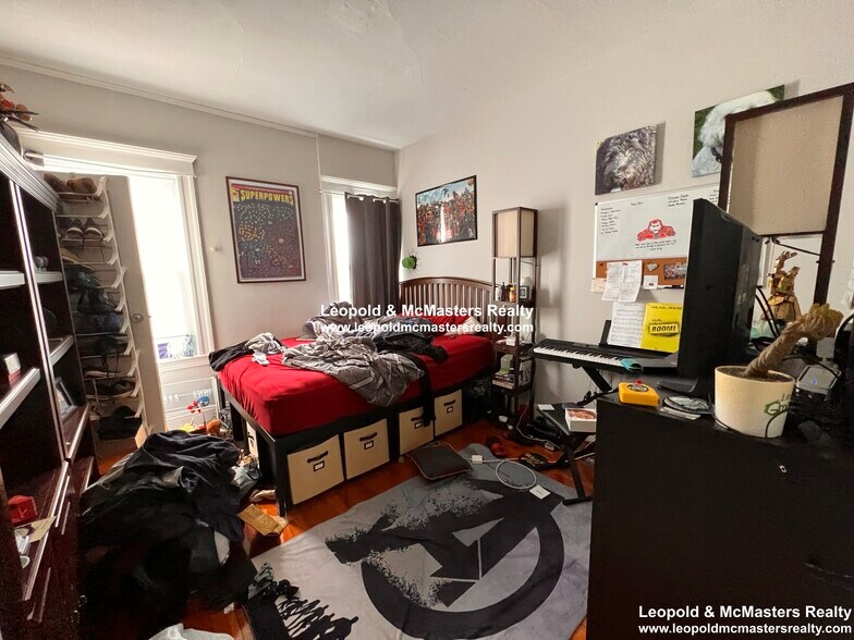 Building Photo - 21 Roseclair St