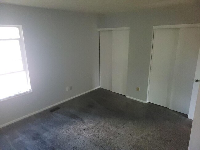 Building Photo - 872 Upholland Ln