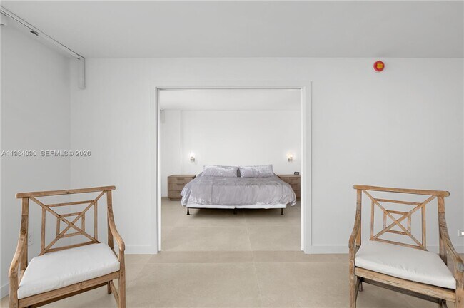 Building Photo - 345 Ocean Dr