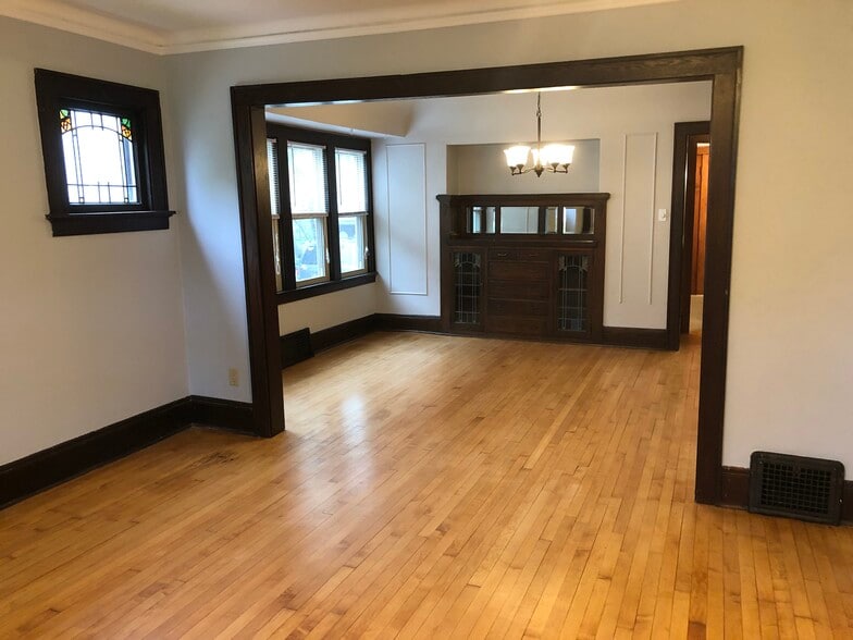 Primary Photo - 541 N 62nd St