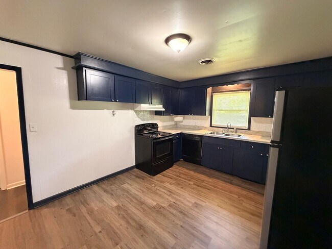 Building Photo - 1706 Minerva Dr