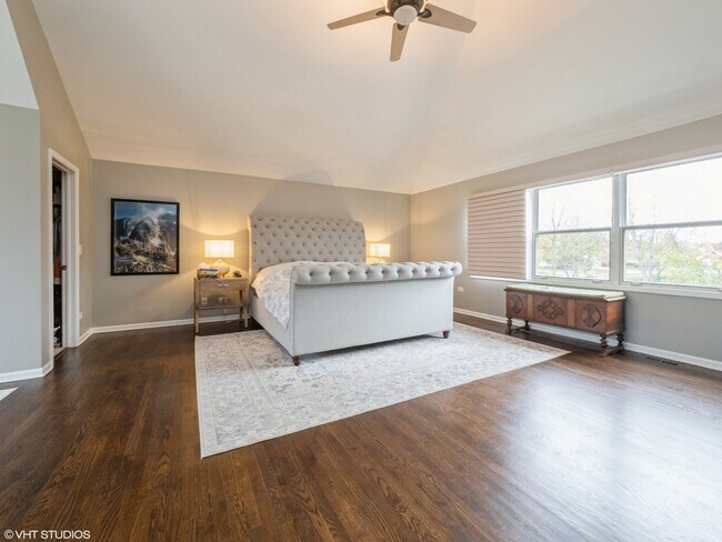 Building Photo - 445 Blue Ash Dr