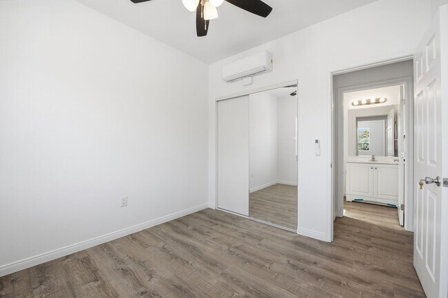 Building Photo - Brand new!