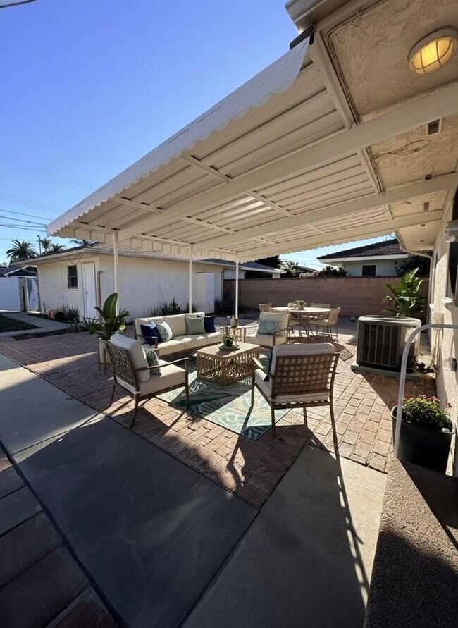 Building Photo - 3Bd House w/ HUGE Yard + RV Parking + New Appliances!