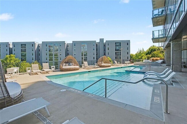 Building Photo - 788 West Marietta St NW