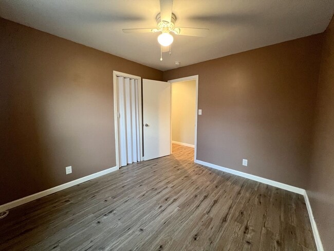 Building Photo - Move-In Special Available! Cozy 3-Bedroom,...