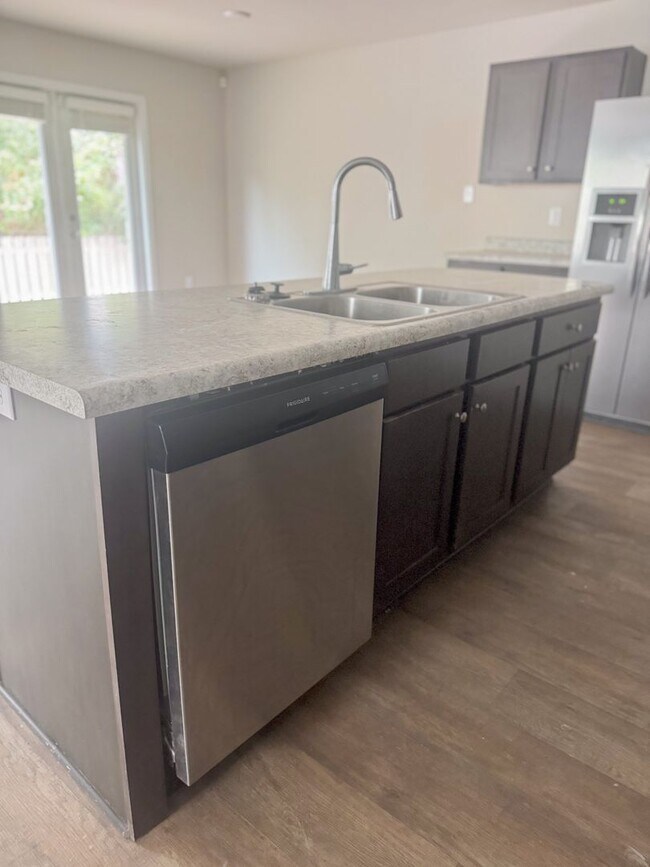 Building Photo - Spacious 4-Bedroom Home for Rent in St. Ma...