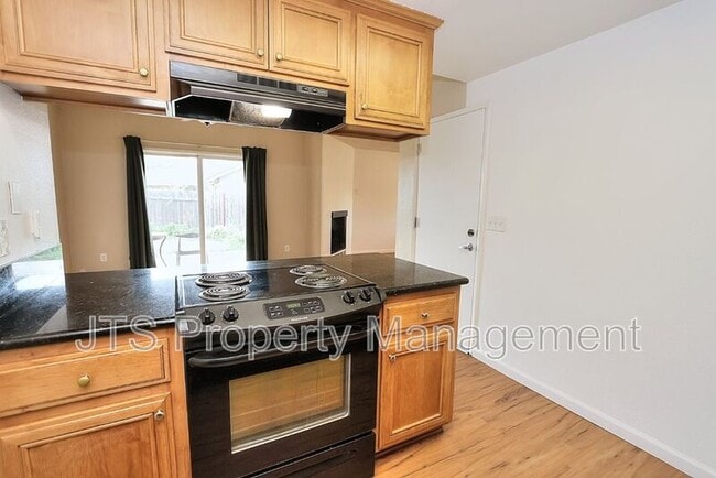 Building Photo - 8856 N Winding Way