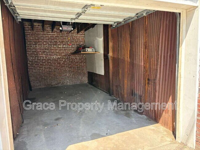Building Photo - 1416 N Downing St