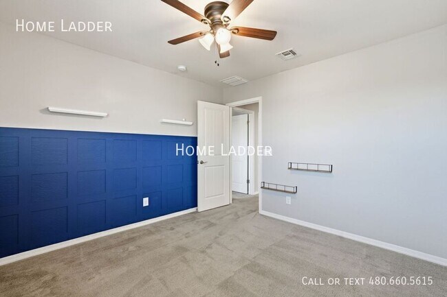 Building Photo - 9504 E Theia Dr