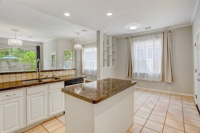 Building Photo - 35 Tranquil Glade Pl