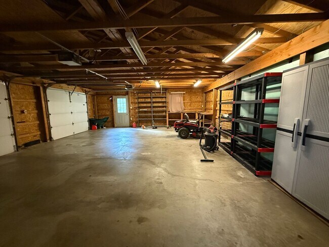 Building Photo - 1278 Valley Rd