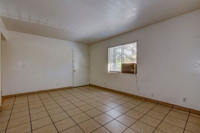 Building Photo - 278 S Hardin St