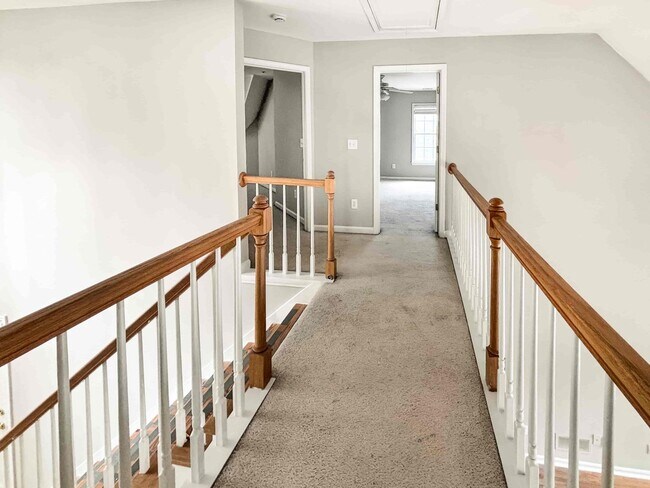 Building Photo - 2092 Drogheda Ln