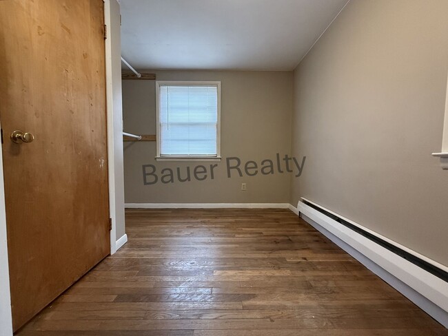 Building Photo - 4 Bedroom, Crestview School District