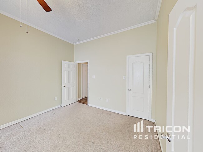 Building Photo - 1362 Meadow Creek Dr