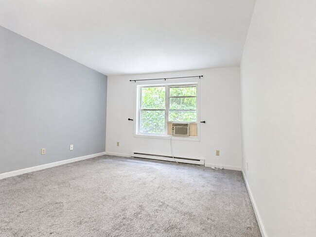 Building Photo - 35a Chilmark St