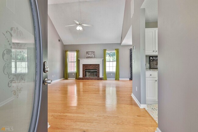 Building Photo - 100 Riverside Walk