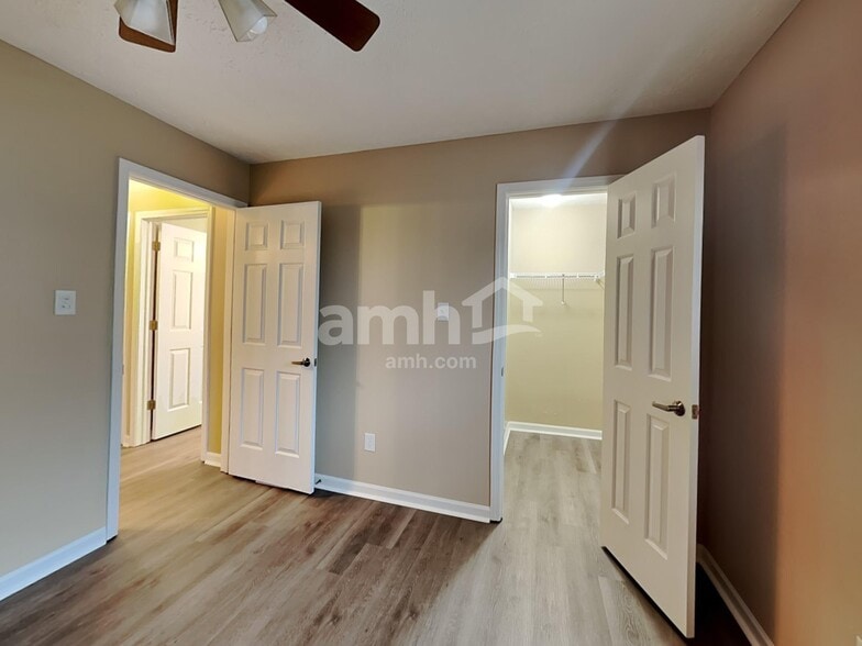 Building Photo - 748 Franklin Lakes Blvd