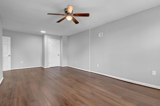 Building Photo - 2103 Chelsea Terrace