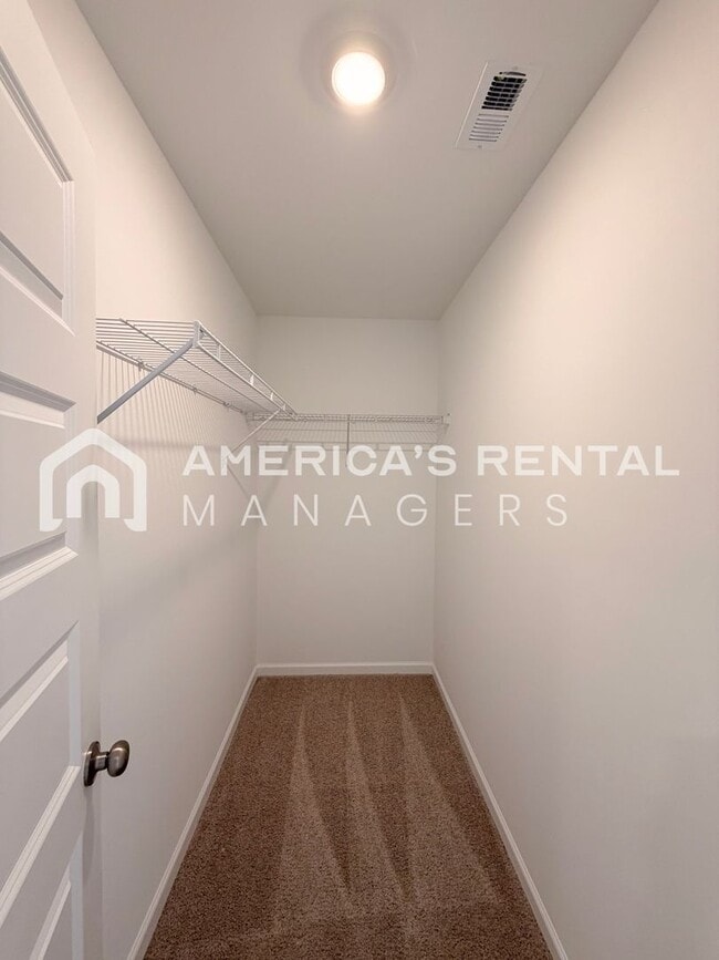 Building Photo - Spacious Two-Story Townhome with Open Layout!