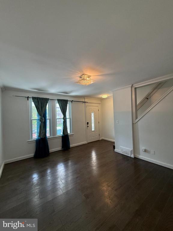 Building Photo - 1714 E St NE