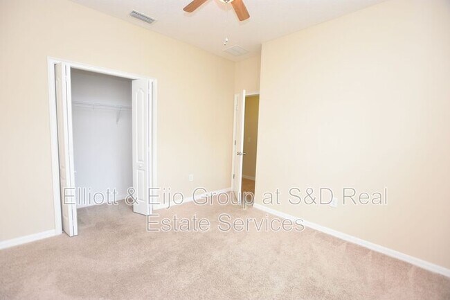 Building Photo - 5632 Aral Dr