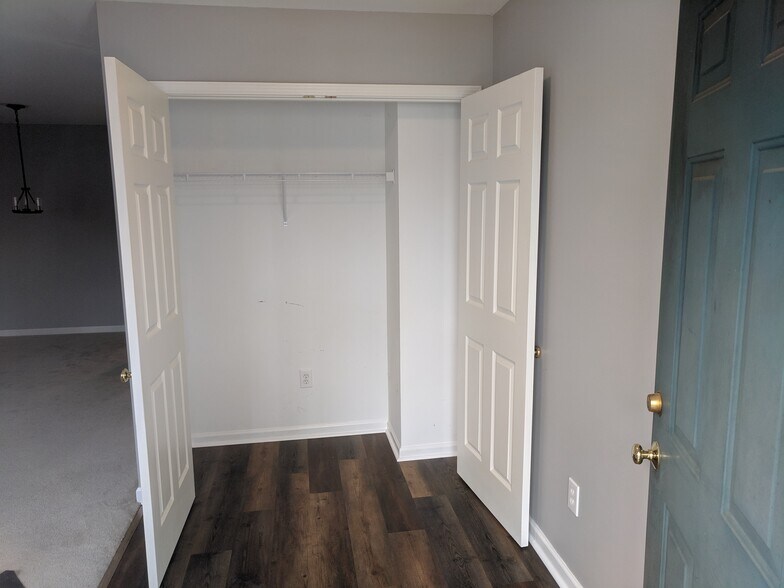 Entryway and closet - 202 Alde St