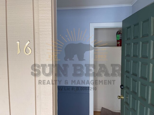 Building Photo - Cute 1 bedroom in Central Location