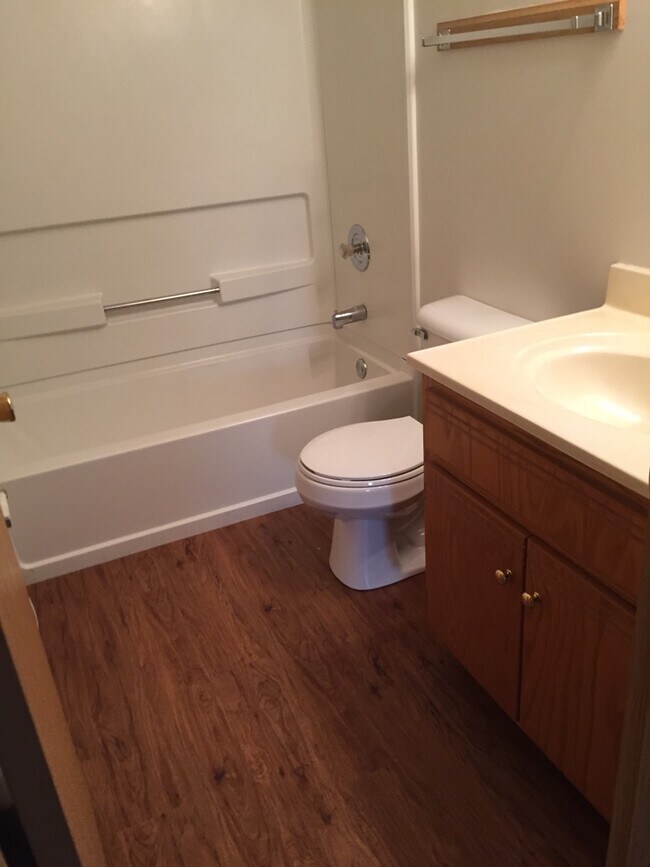 Building Photo - Guion Street Apts