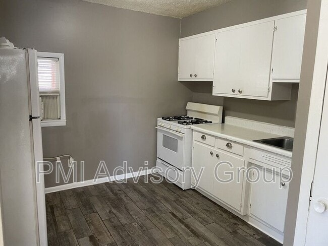 Building Photo - 308 Chestnut St
