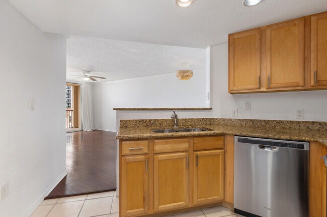 Building Photo - 1801 N Flagler Dr