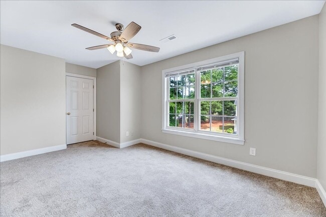 Building Photo - Updated 2 Bedroom Townhouse in Clayton