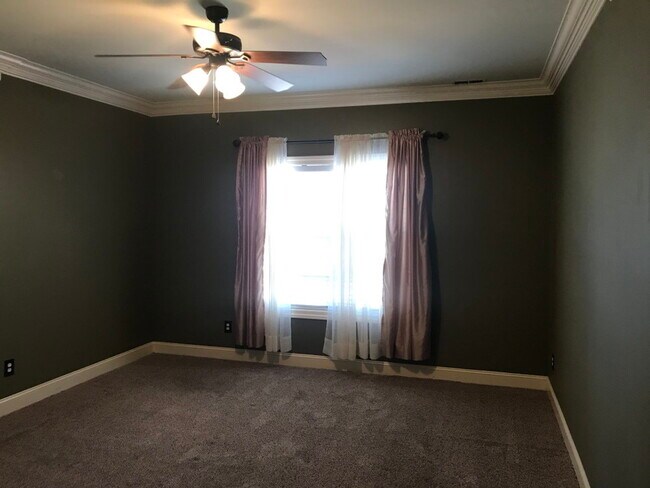 Building Photo - 113 Commonwealth Ct