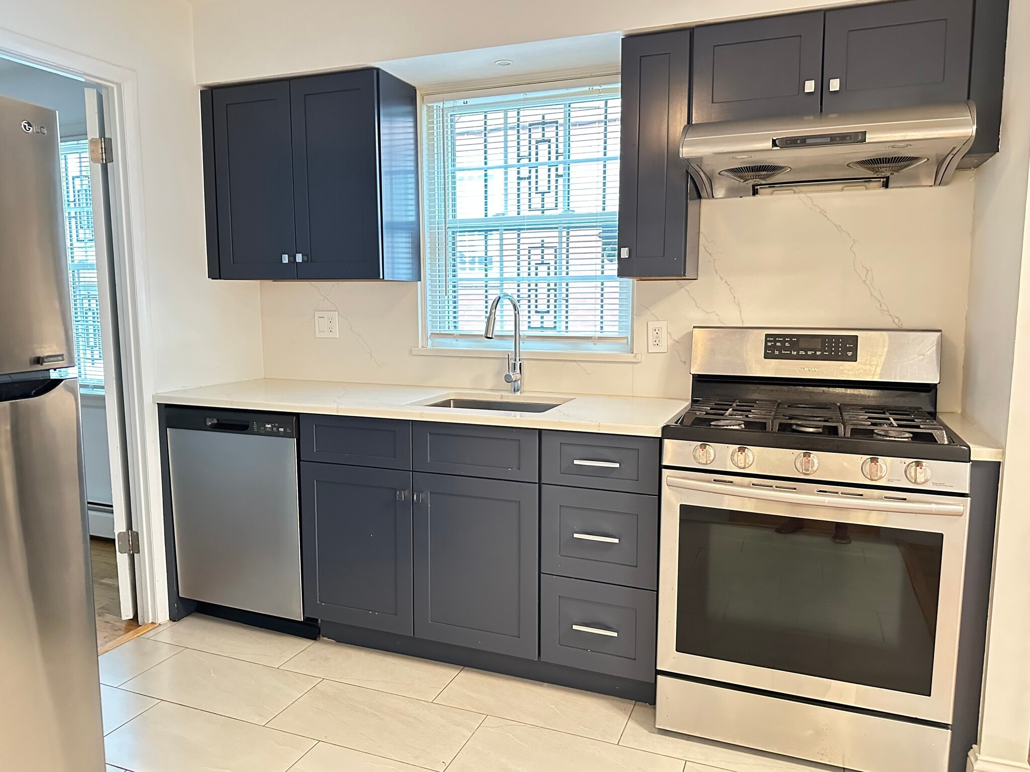 Kitchen - 1843 Clintonville St