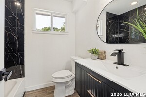 Building Photo - 504 Willow Dr