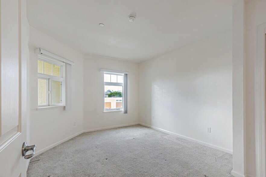Building Photo - 3128 Loma Verde Dr