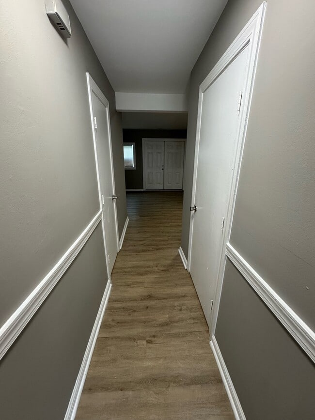 Primary Photo - 101 Aqua Ct
