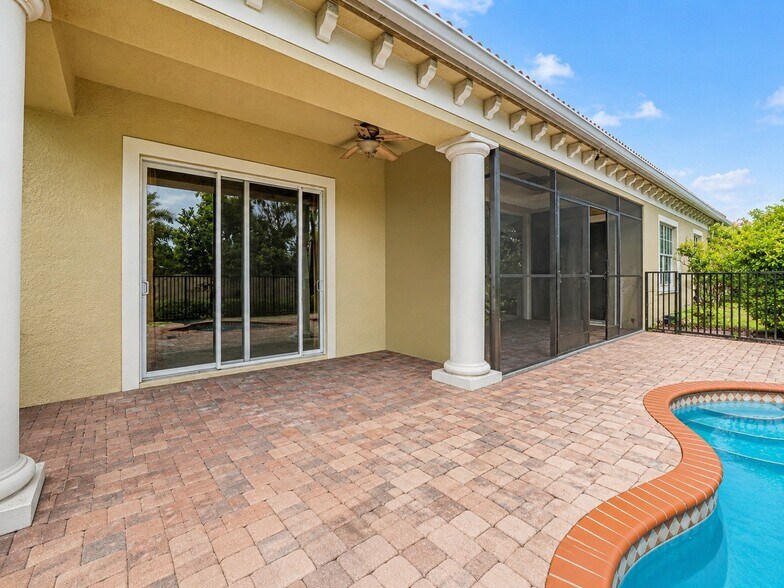 Building Photo - 20831 Copperhead Dr