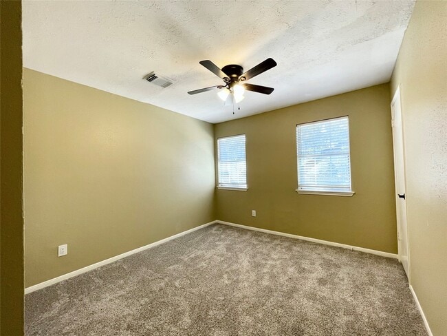 Building Photo - 15006 Elmont Dr
