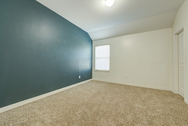 Building Photo - 10009 Boulder Bend Ln