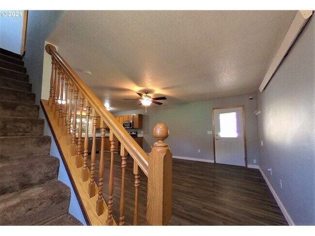 Unit3- stairs - 6867 N Fessenden St