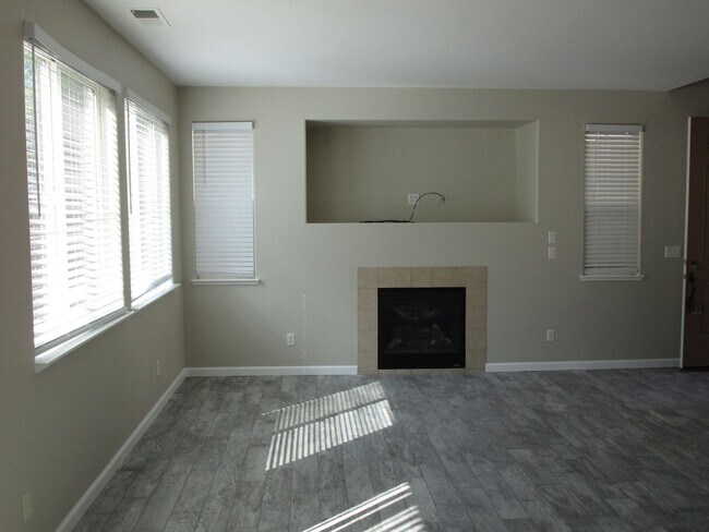 Building Photo - 553 Refosco Ct