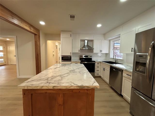 Building Photo - 6200 Windermere Pl