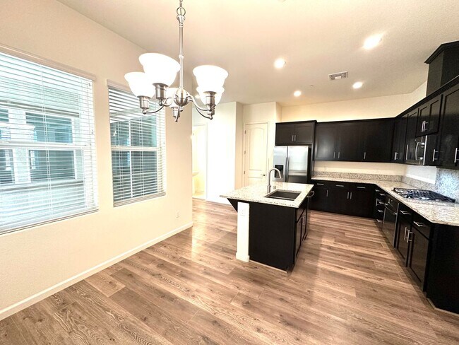 Building Photo - Natomas 3 Bedroom Home with a loft for rent!