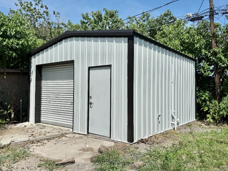 Building Photo - 4818 Hamlett Dr
