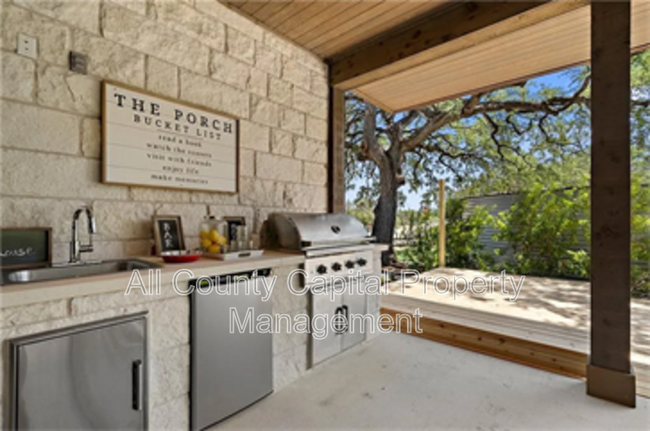 Building Photo - 2113 Barbaro Way