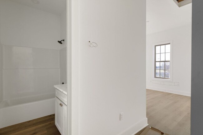 Building Photo - FOR RENT in SUGAR MILL POND!